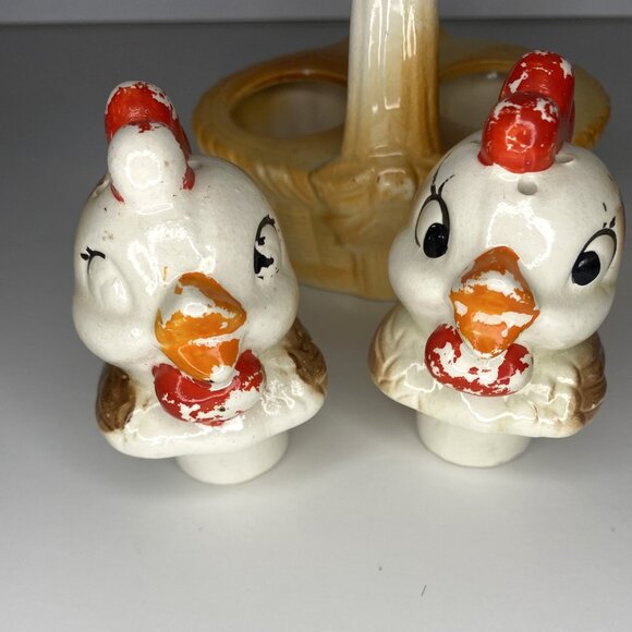 Vintage Chicks In Basket Salt & Pepper Shakers - Picture 8 of 11